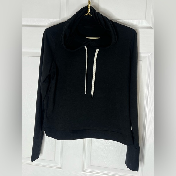 VUORI Halo Essential Hoodie Black Heather - Picture 5 of 7